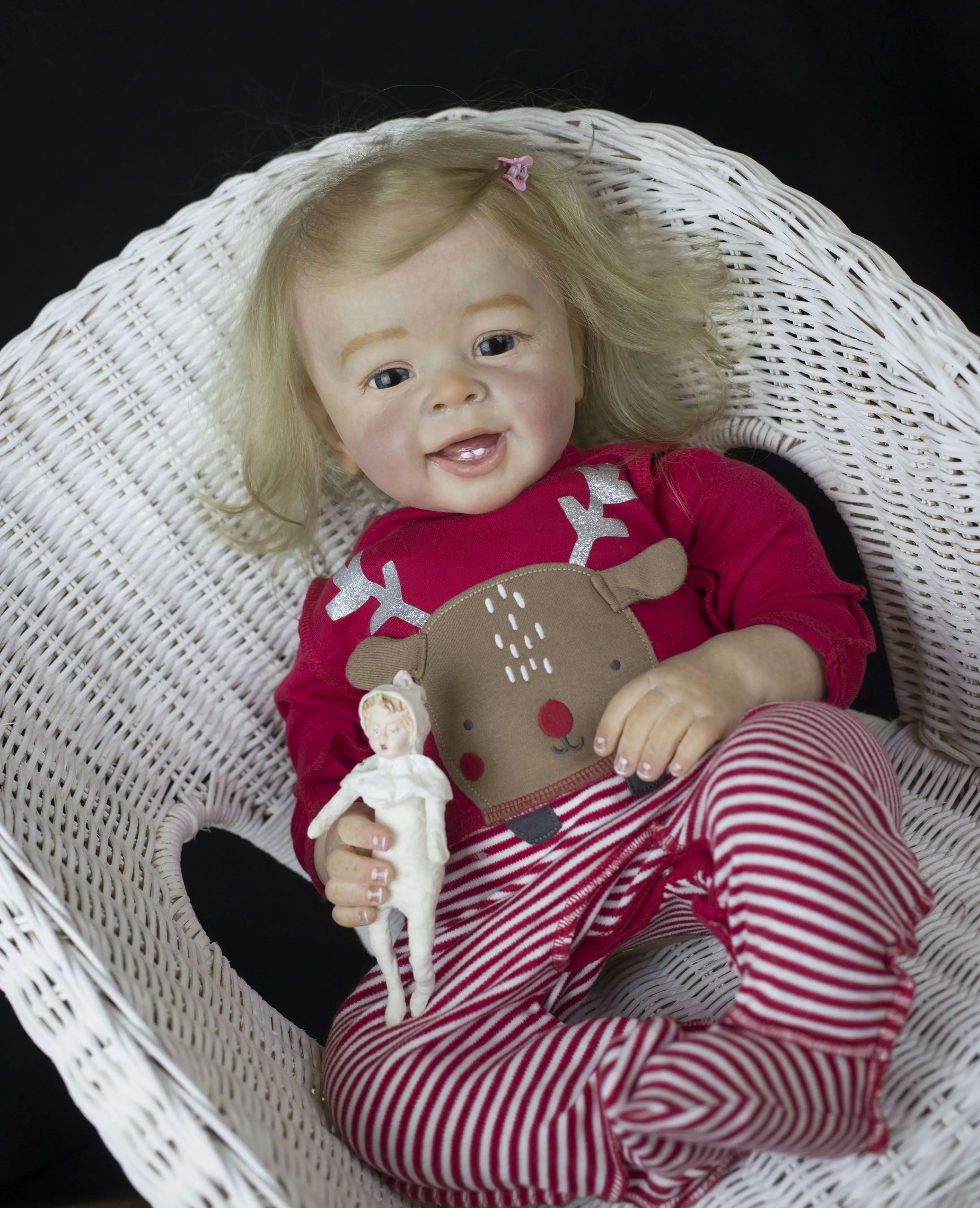 NPK 60 см, възстановената кукла за най-малките момичета Yannick, Руса Коса, Красиво ръчно рисувани и 3D Кожа с видими венами, вкоренени косата