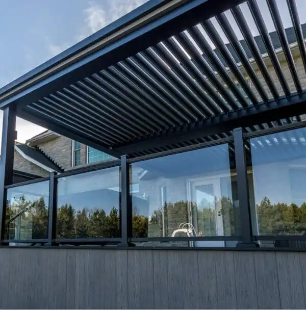 Външно използването на Индивидуални щори от алуминиеви сплави с откидными покриви Pergola