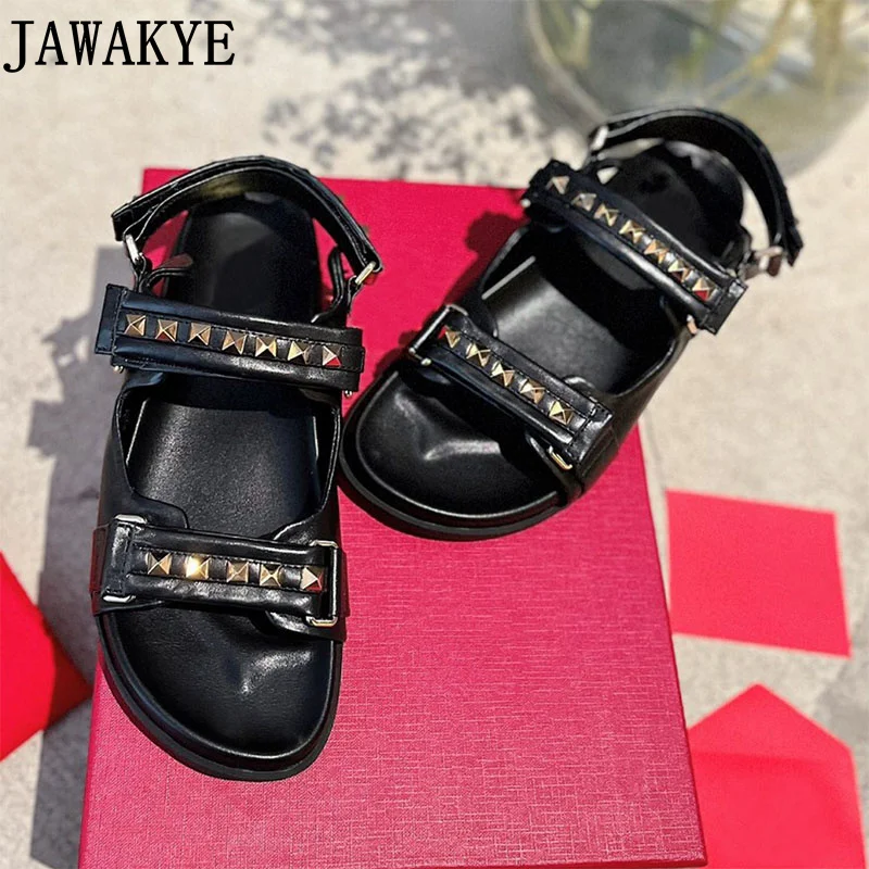 Маркови дизайнерски римски сандали от естествена кожа, сребристо-черен на цвят, плажни обувки на равна платформа с шипове, лятна дамски обувки с нитове на куки и панти