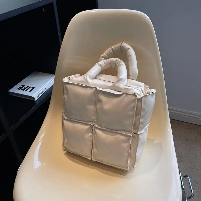 Модерна дамска чанта-тоут, дизайнерски ватирани чанти, реколта женствена чанта през рамо, луксозни чанти през рамо от изкуствена кожа, зимни портфейл 2022