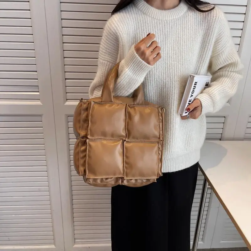 Модерна дамска чанта-тоут, дизайнерски ватирани чанти, реколта женствена чанта през рамо, луксозни чанти през рамо от изкуствена кожа, зимни портфейл 2022