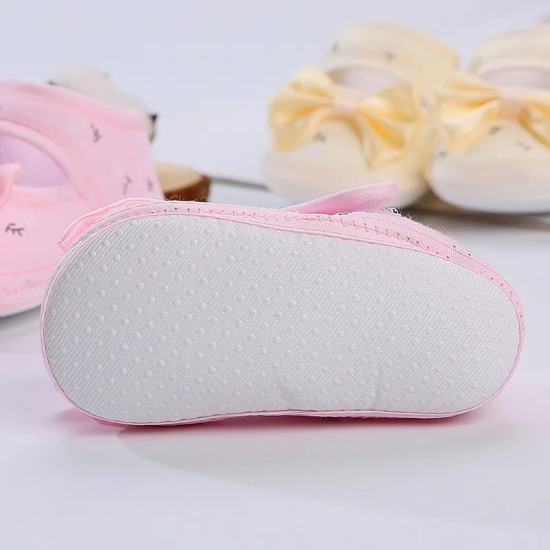 Обувки с лък за новородено, нескользящая обувки принцеса с цветен кант за деца, меки обувки на принцесата, за разходки