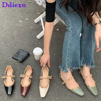 2023 Дамски обувки клас лукс с нитове, лятна ежедневни дамски обувки на равна подметка, модни дамски обувки на плоска подметка с малките си квадратни пръсти, пързалки