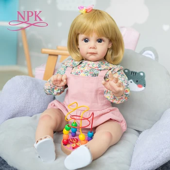 NPK 60 см Кукла Bebe Reborn за Малки Момичета Маги с Руса коса, Хубава Кукла За най-Малките Момичета, Висококачествен Подарък за Деца