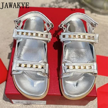 Маркови дизайнерски римски сандали от естествена кожа, сребристо-черен на цвят, плажни обувки на равна платформа с шипове, лятна дамски обувки с нитове на куки и панти
