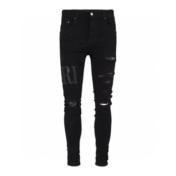 Нов дизайн, модерни мъжки издържат мъжки дънки с дупки, черно оборудвана приятелка, червена бродерия писма, скъсани дънки, мъжки дънкови панталони в стил хип-хоп