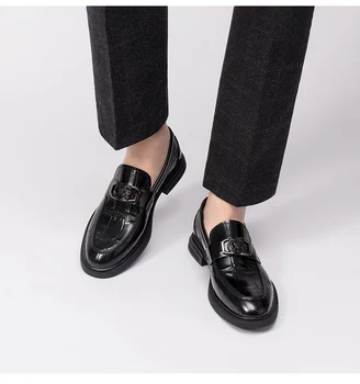 Нова мъжки обувки с релефни, модельная ежедневни обувки за мъже, заостренная бизнес мъжки обувки подметка, мъжки обувки на една подметка tr