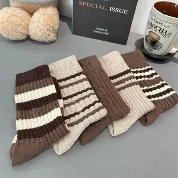 Ретро кафяви райета универсални чорапи със средна дължина, райе за есен-зима Японски спортни топлоизолационни чорапи-мъжки, дамски памучни чорапи